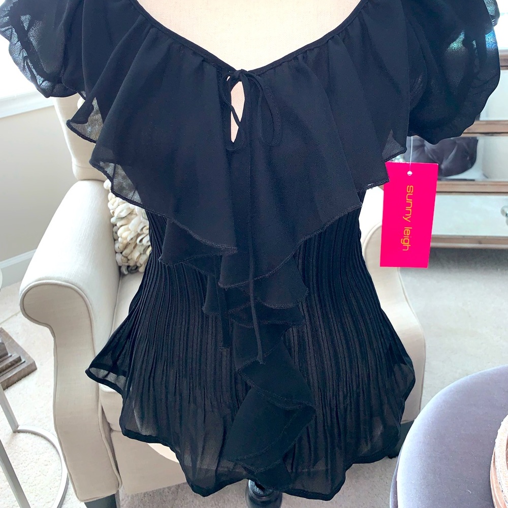 NWT blouse Sunny Leigh brand